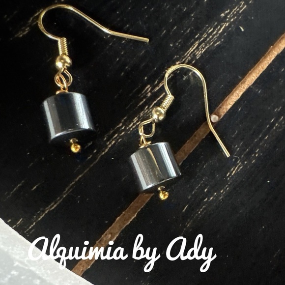 Elegant hematite and Gold Earrings - Picture 1 of 1